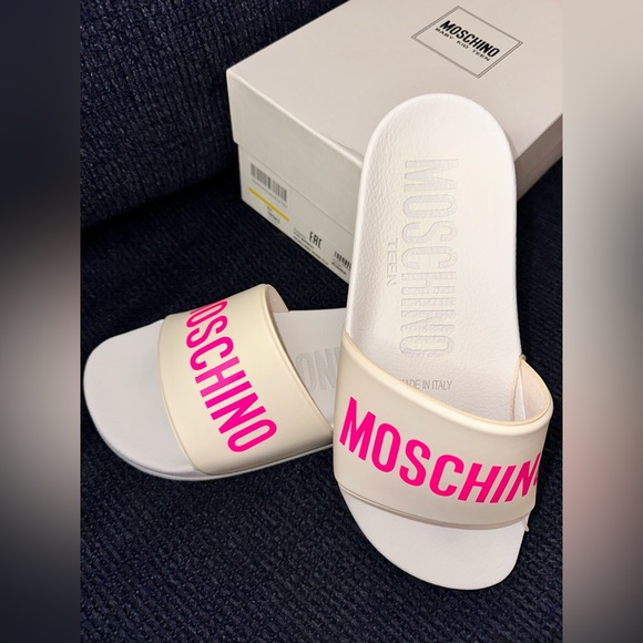 NEW MOSCHINO TEEN Beach sandals - Picture 5 of 7